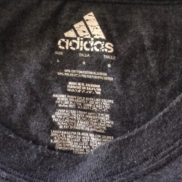 Adidas unusual stitched logo T-shirt in L - Picture 4 of 4